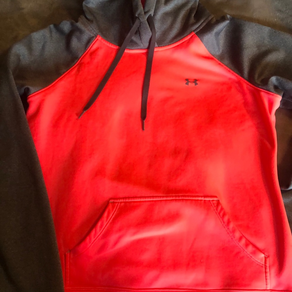 Under Armour sweatshirt size Medium